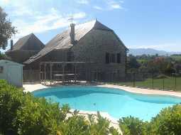Beautiful renovated Bearnaise Farmhouse with Exceptional Views of the Pyrenees Mountains
